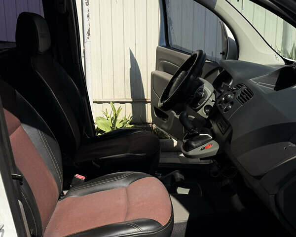 Білий Рено Кєнгу, об'ємом двигуна 1.5 л та пробігом 275 тис. км за 5000 $, фото 2 на Automoto.ua