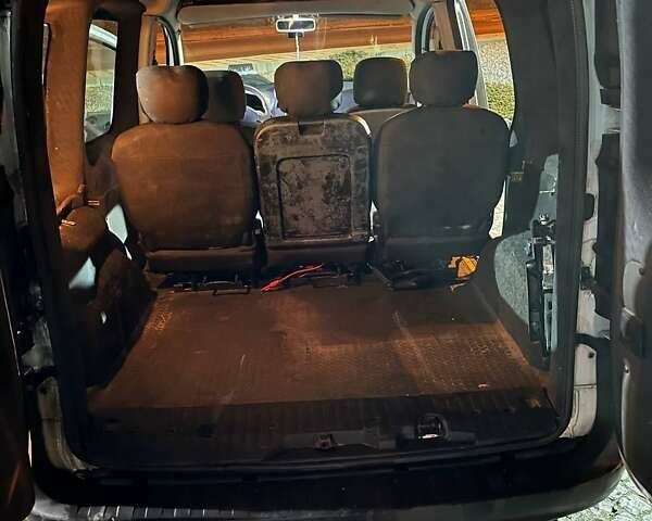 Белый Рено Кенгу, объемом двигателя 1.5 л и пробегом 363 тыс. км за 4200 $, фото 12 на Automoto.ua