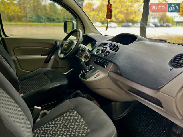 Білий Рено Кєнгу, об'ємом двигуна 1.5 л та пробігом 270 тис. км за 5500 $, фото 7 на Automoto.ua