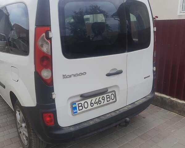 Белый Рено Кенгу, объемом двигателя 1.46 л и пробегом 314 тыс. км за 5300 $, фото 1 на Automoto.ua