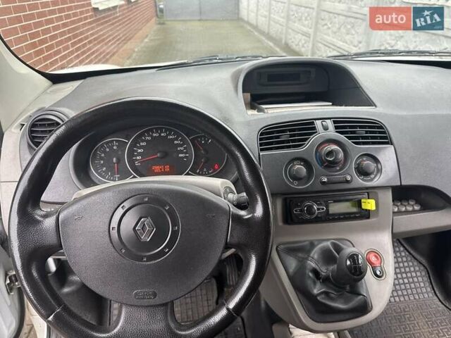 Білий Рено Кєнгу, об'ємом двигуна 1.46 л та пробігом 250 тис. км за 6100 $, фото 9 на Automoto.ua