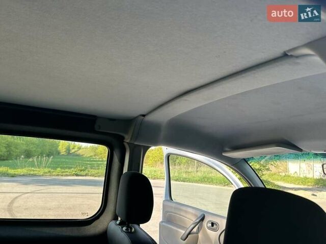 Белый Рено Кенгу, объемом двигателя 1.46 л и пробегом 236 тыс. км за 5200 $, фото 10 на Automoto.ua