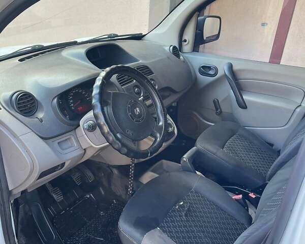 Білий Рено Кєнгу, об'ємом двигуна 1.46 л та пробігом 295 тис. км за 4800 $, фото 3 на Automoto.ua