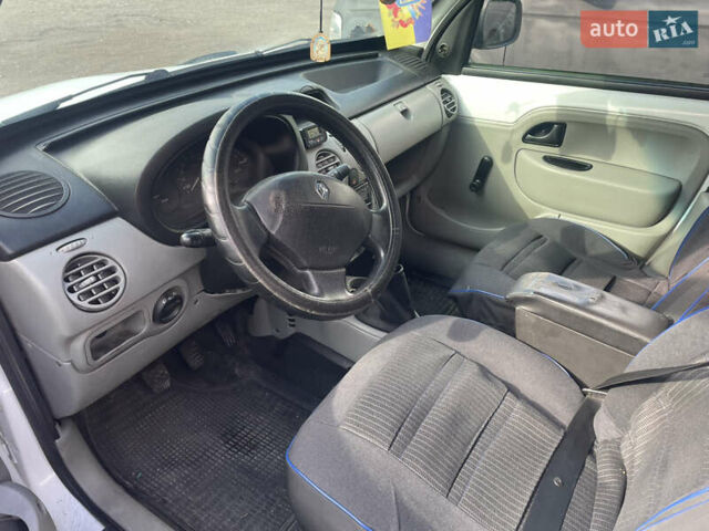 Рено Кенгу 2008 в Черкассах на Automoto.ua Белый Рено Кенгу, объемом двигателя 1.9 л и пробегом 275 тыс. км за 3500 $, фото 13 на Automoto.ua