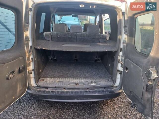 Белый Рено Кенгу, объемом двигателя 1.46 л и пробегом 380 тыс. км за 4500 $, фото 22 на Automoto.ua