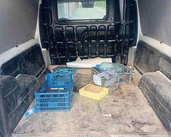 Белый Рено Кенгу, объемом двигателя 1.46 л и пробегом 271 тыс. км за 4900 $, фото 7 на Automoto.ua