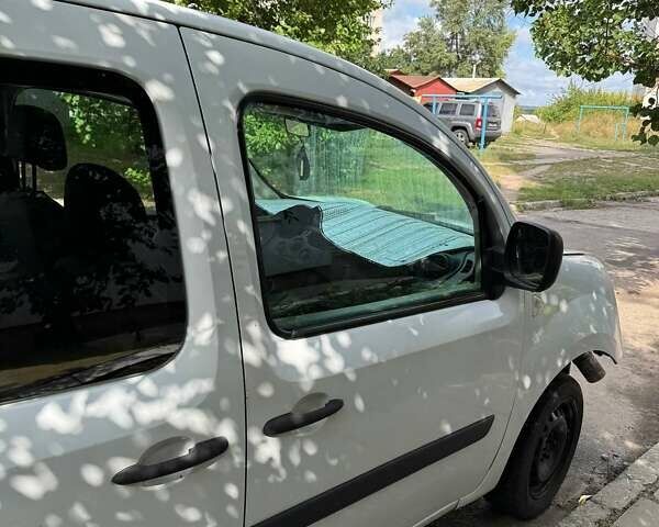 Белый Рено Кенгу, объемом двигателя 1.5 л и пробегом 208 тыс. км за 3000 $, фото 4 на Automoto.ua