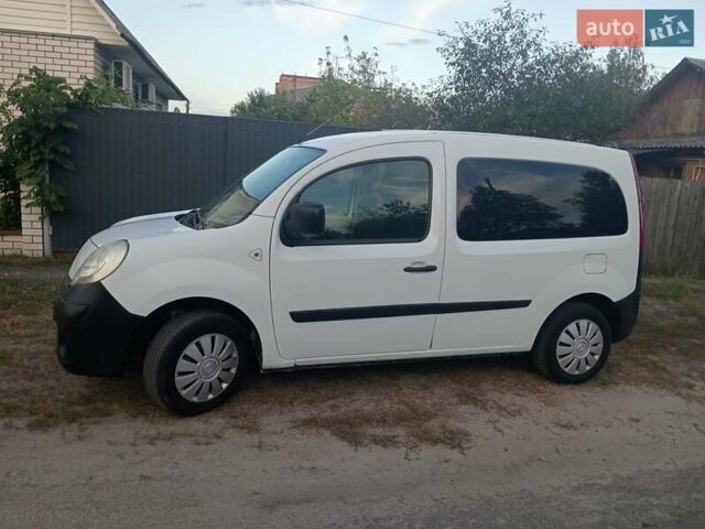 Белый Рено Кенгу, объемом двигателя 1.46 л и пробегом 330 тыс. км за 5600 $, фото 5 на Automoto.ua