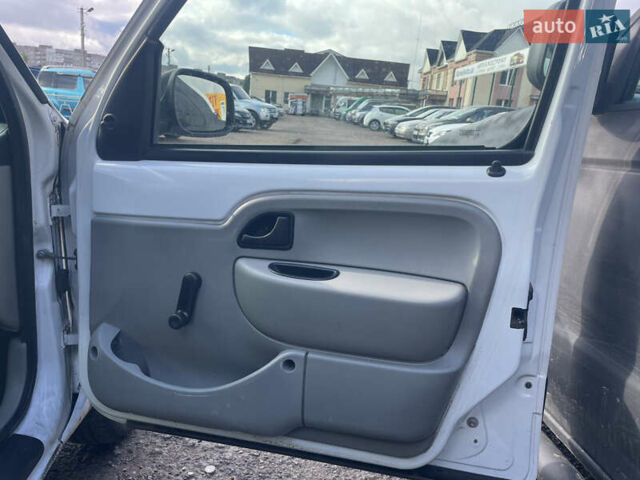 Рено Кенгу 2008 в Черкассах на Automoto.ua Белый Рено Кенгу, объемом двигателя 1.9 л и пробегом 275 тыс. км за 3500 $, фото 15 на Automoto.ua