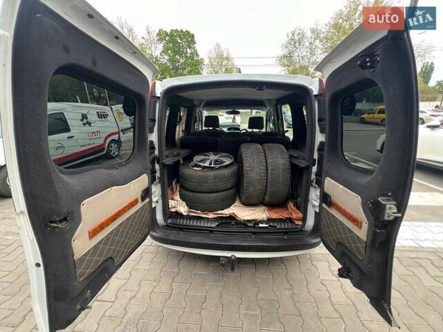 Білий Рено Кєнгу, об'ємом двигуна 1.46 л та пробігом 181 тис. км за 7199 $, фото 32 на Automoto.ua