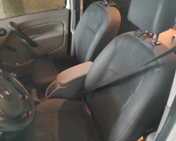 Білий Рено Кєнгу, об'ємом двигуна 1.46 л та пробігом 502 тис. км за 5500 $, фото 4 на Automoto.ua