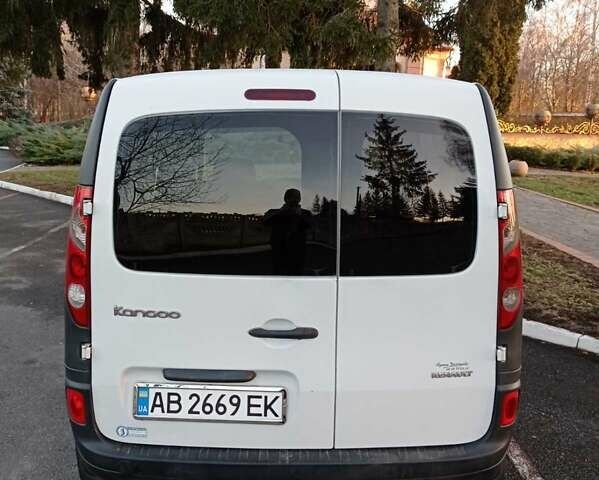 Белый Рено Кенгу, объемом двигателя 1.5 л и пробегом 253 тыс. км за 5900 $, фото 1 на Automoto.ua