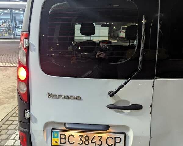 Белый Рено Кенгу, объемом двигателя 1.5 л и пробегом 441 тыс. км за 5600 $, фото 6 на Automoto.ua