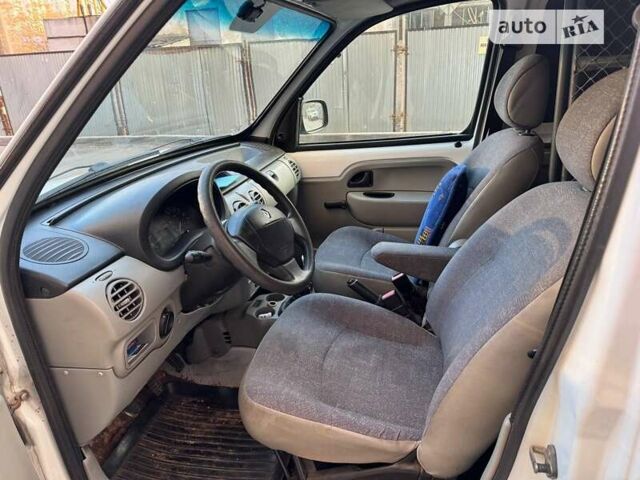 Рено Кенгу 2008 в Одессе на Automoto.ua Белый Рено Кенгу, объемом двигателя 1.39 л и пробегом 420 тыс. км за 2700 $, фото 6 на Automoto.ua
