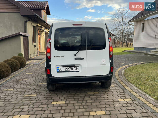 Белый Рено Кенгу, объемом двигателя 1.5 л и пробегом 268 тыс. км за 5300 $, фото 3 на Automoto.ua