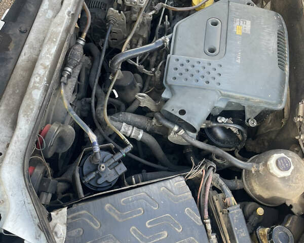 Рено Кенгу 2008 в Черкассах на Automoto.ua Белый Рено Кенгу, объемом двигателя 1.9 л и пробегом 275 тыс. км за 3500 $, фото 20 на Automoto.ua