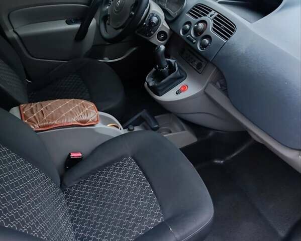 Белый Рено Кенгу, объемом двигателя 1.5 л и пробегом 355 тыс. км за 5100 $, фото 1 на Automoto.ua