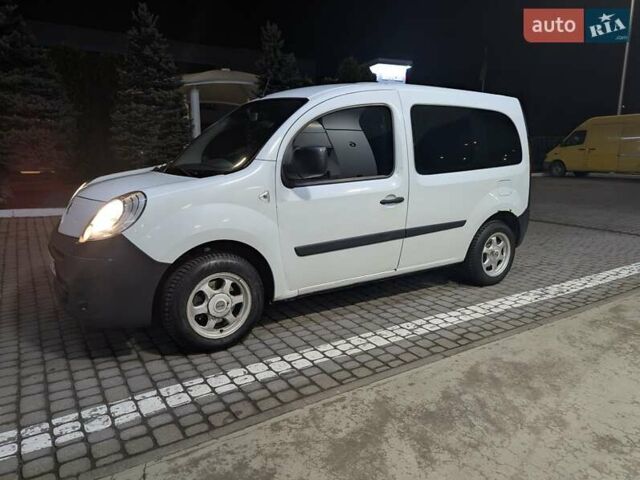 Белый Рено Кенгу, объемом двигателя 1.5 л и пробегом 441 тыс. км за 5600 $, фото 1 на Automoto.ua