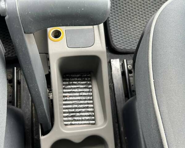 Білий Рено Кєнгу, об'ємом двигуна 1.46 л та пробігом 181 тис. км за 7199 $, фото 22 на Automoto.ua