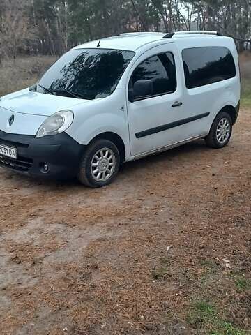 Белый Рено Кенгу, объемом двигателя 1.5 л и пробегом 240 тыс. км за 4681 $, фото 2 на Automoto.ua