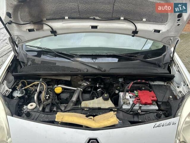 Білий Рено Кєнгу, об'ємом двигуна 1.46 л та пробігом 250 тис. км за 6100 $, фото 10 на Automoto.ua