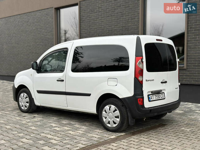 Білий Рено Кєнгу, об'ємом двигуна 1.5 л та пробігом 300 тис. км за 5500 $, фото 12 на Automoto.ua