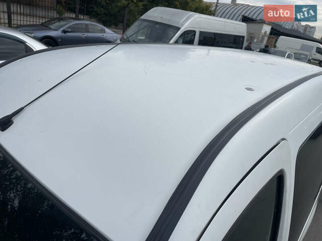 Рено Кенгу 2008 в Черкассах на Automoto.ua Белый Рено Кенгу, объемом двигателя 1.9 л и пробегом 275 тыс. км за 3500 $, фото 5 на Automoto.ua