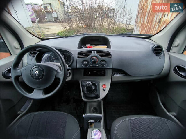 Рено Кенгу 2008 в Одессе на Automoto.ua Белый Рено Кенгу, объемом двигателя 1.5 л и пробегом 364 тыс. км за 5400 $, фото 17 на Automoto.ua