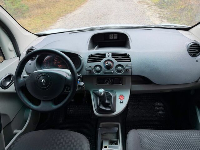 Белый Рено Кенгу, объемом двигателя 1.5 л и пробегом 216 тыс. км за 4950 $, фото 12 на Automoto.ua