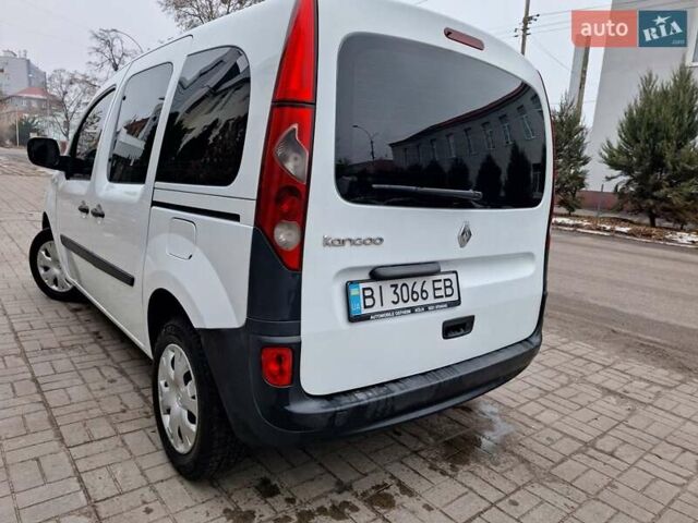 Белый Рено Кенгу, объемом двигателя 1.5 л и пробегом 375 тыс. км за 8000 $, фото 5 на Automoto.ua