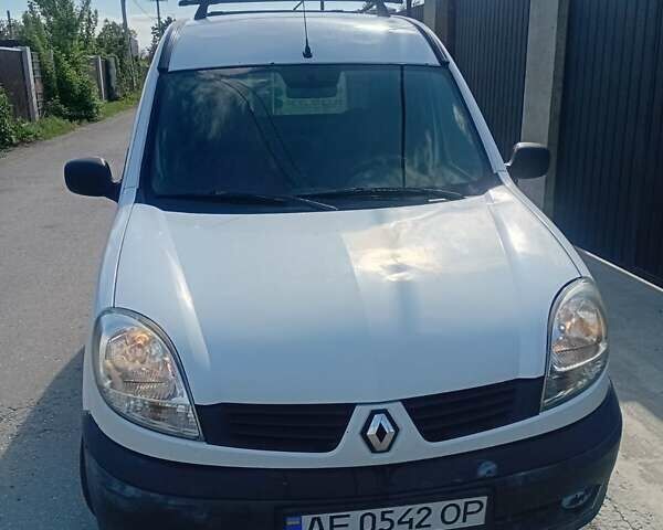 Белый Рено Кенгу, объемом двигателя 1.46 л и пробегом 271 тыс. км за 4900 $, фото 2 на Automoto.ua