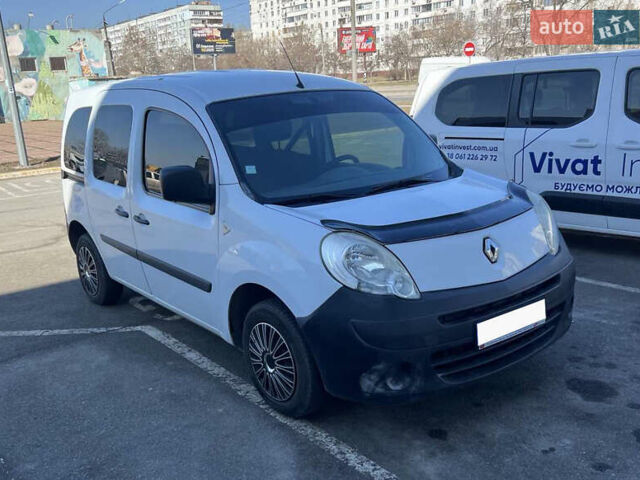Білий Рено Кєнгу, об'ємом двигуна 1.5 л та пробігом 110 тис. км за 5750 $, фото 1 на Automoto.ua