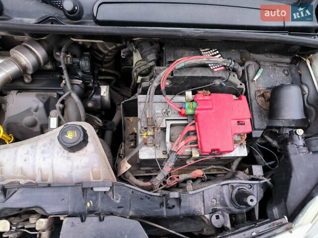 Рено Кенгу 2008 в Одессе на Automoto.ua Белый Рено Кенгу, объемом двигателя 1.5 л и пробегом 364 тыс. км за 5400 $, фото 19 на Automoto.ua