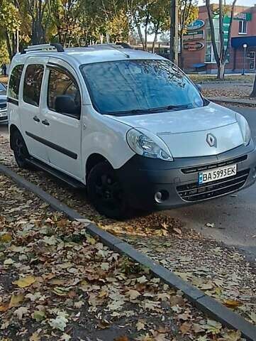 Рено Кенгу 2008 в Киеве на Automoto.ua Белый Рено Кенгу, объемом двигателя 1.5 л и пробегом 280 тыс. км за 6000 $, фото 8 на Automoto.ua