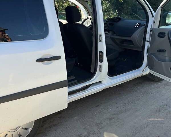 Білий Рено Кєнгу, об'ємом двигуна 1.5 л та пробігом 372 тис. км за 5500 $, фото 17 на Automoto.ua