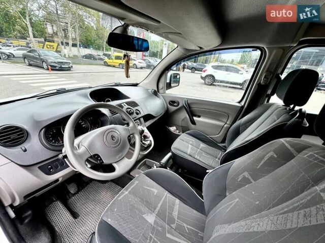 Білий Рено Кєнгу, об'ємом двигуна 1.46 л та пробігом 181 тис. км за 7199 $, фото 17 на Automoto.ua