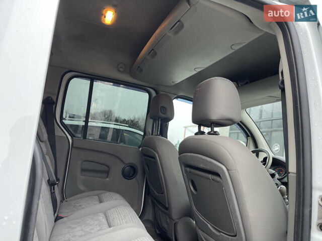 Белый Рено Кенгу, объемом двигателя 1.5 л и пробегом 450 тыс. км за 5800 $, фото 7 на Automoto.ua