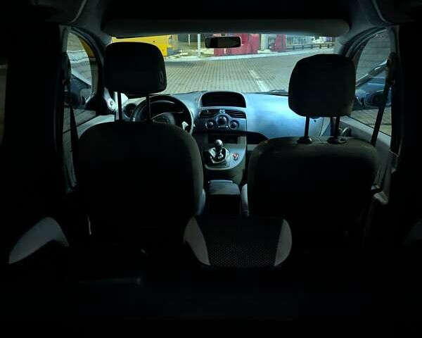 Белый Рено Кенгу, объемом двигателя 1.5 л и пробегом 441 тыс. км за 5600 $, фото 32 на Automoto.ua