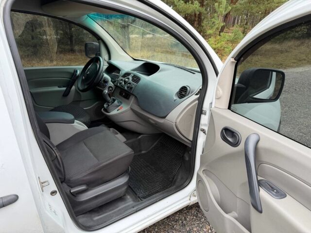 Белый Рено Кенгу, объемом двигателя 1.5 л и пробегом 216 тыс. км за 4950 $, фото 11 на Automoto.ua