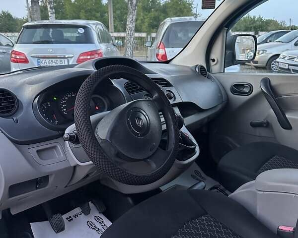 Білий Рено Кєнгу, об'ємом двигуна 1.5 л та пробігом 270 тис. км за 4200 $, фото 13 на Automoto.ua