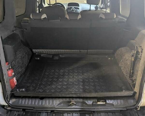 Белый Рено Кенгу, объемом двигателя 1.5 л и пробегом 441 тыс. км за 5600 $, фото 29 на Automoto.ua