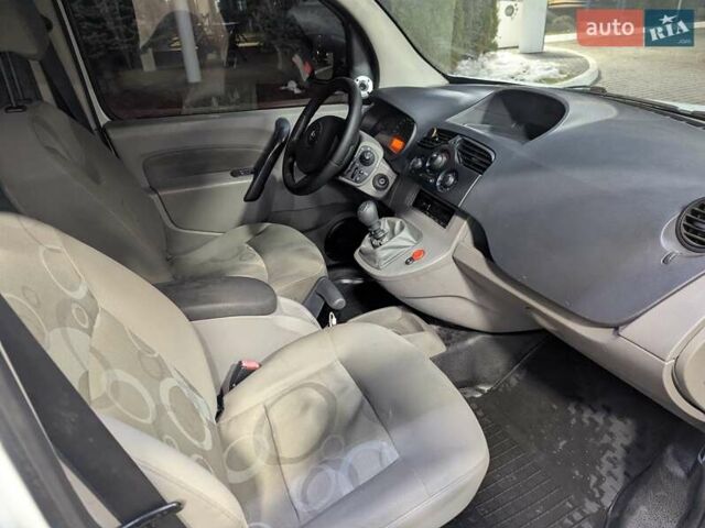 Белый Рено Кенгу, объемом двигателя 1.5 л и пробегом 441 тыс. км за 5600 $, фото 19 на Automoto.ua