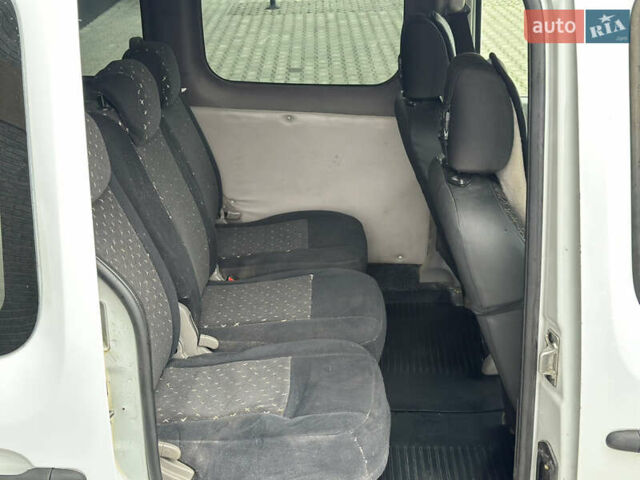 Білий Рено Кєнгу, об'ємом двигуна 1.5 л та пробігом 300 тис. км за 5500 $, фото 9 на Automoto.ua