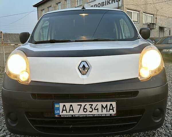 Білий Рено Кєнгу, об'ємом двигуна 1.5 л та пробігом 270 тис. км за 4200 $, фото 2 на Automoto.ua