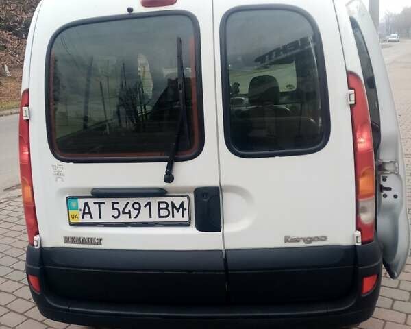 Белый Рено Кенгу, объемом двигателя 1.5 л и пробегом 201 тыс. км за 4600 $, фото 5 на Automoto.ua