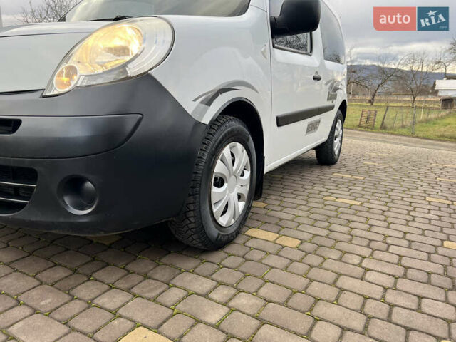 Белый Рено Кенгу, объемом двигателя 1.5 л и пробегом 268 тыс. км за 5300 $, фото 10 на Automoto.ua