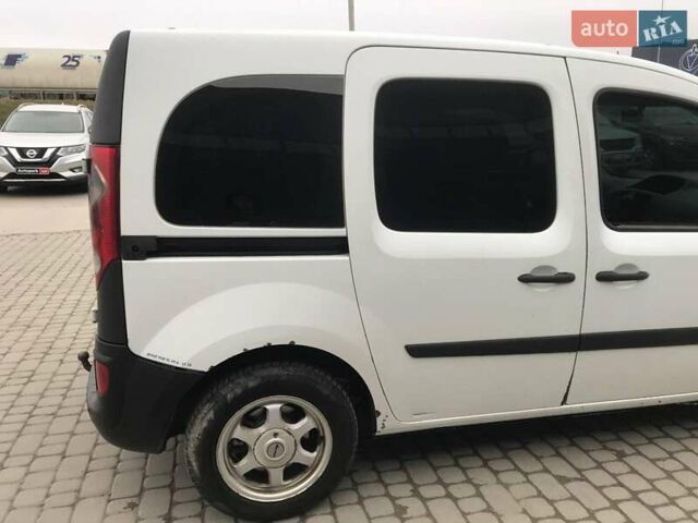 Белый Рено Кенгу, объемом двигателя 1.5 л и пробегом 441 тыс. км за 5990 $, фото 6 на Automoto.ua