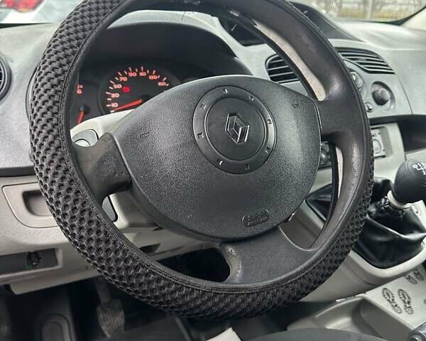 Рено Кенгу 2008 в Смеле на Automoto.ua Белый Рено Кенгу, объемом двигателя 1.5 л и пробегом 270 тыс. км за 4500 $, фото 13 на Automoto.ua