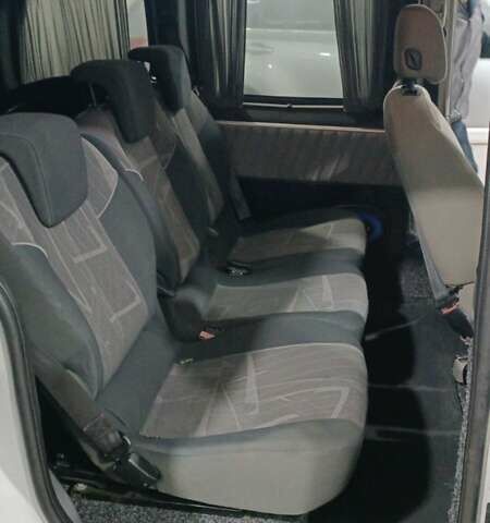 Белый Рено Кенгу, объемом двигателя 1.46 л и пробегом 320 тыс. км за 6200 $, фото 8 на Automoto.ua