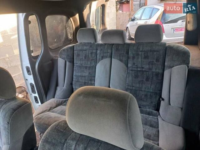 Белый Рено Кенгу, объемом двигателя 1.46 л и пробегом 380 тыс. км за 4500 $, фото 10 на Automoto.ua